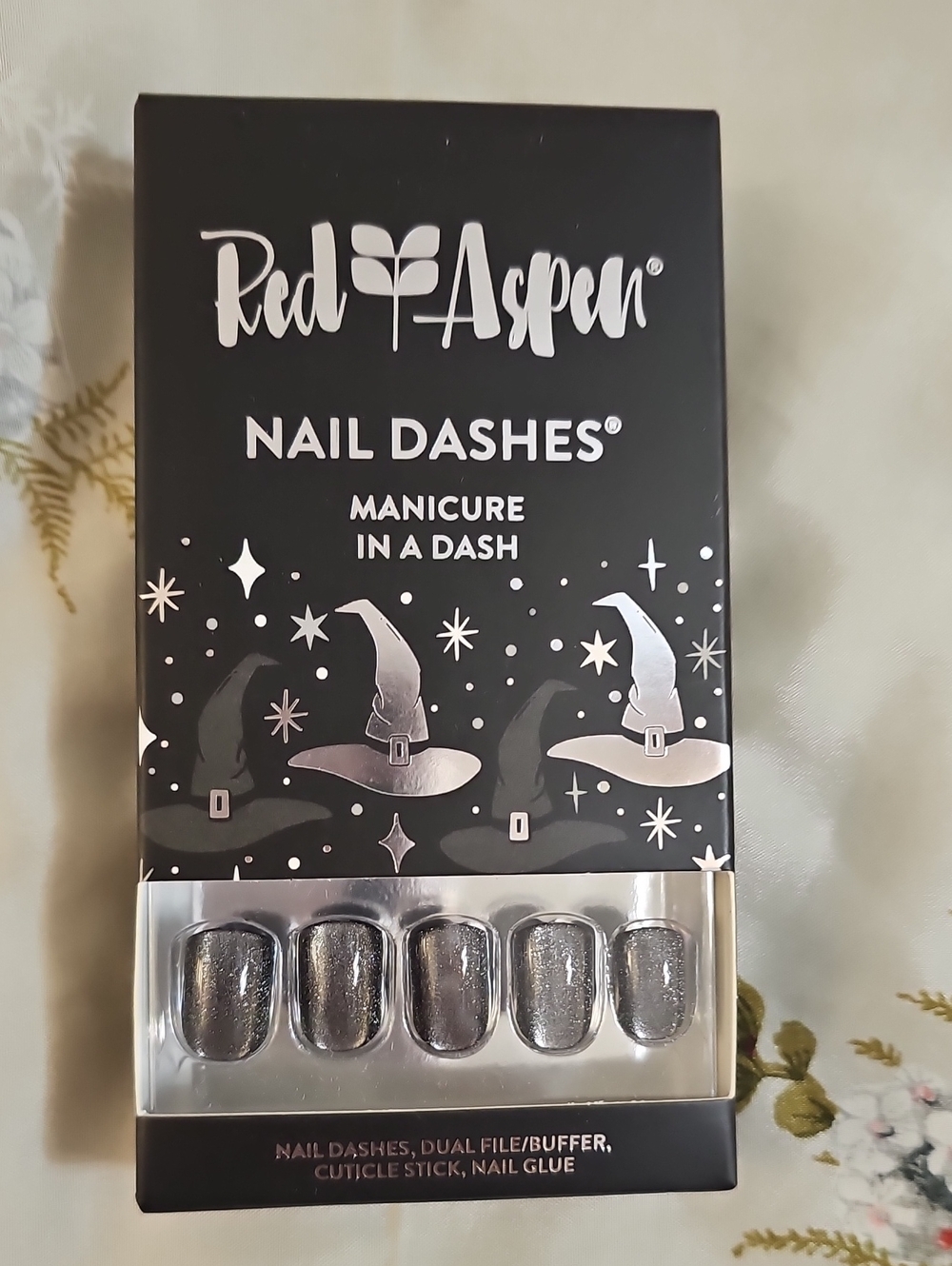 Red Aspen Dark Grey Silver Shimmery Nail Dashes - Press-On Manicure